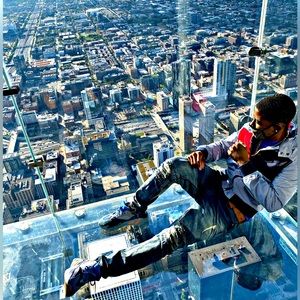 Meet a new Posher (Patrick) I only sell authentic and in excellent condition